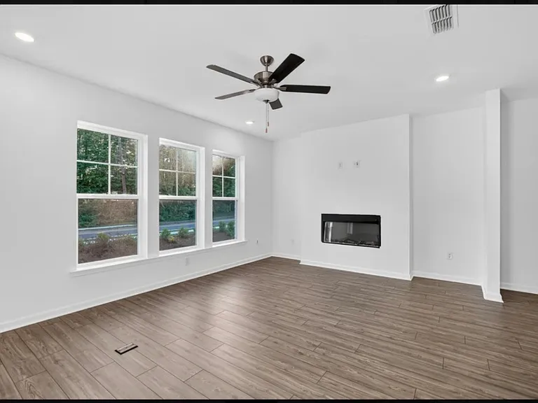 6162 Wayburn St #5 — Photo 8
