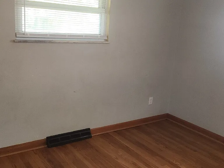 1125 Walker Ave — Photo 9