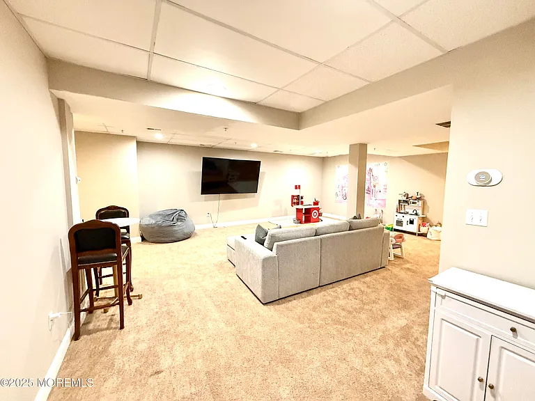 910 Abby Rd — Photo 25