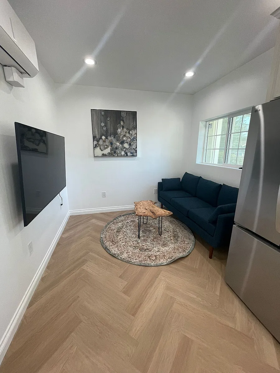 Building Photo - 6908 Royer Ave #6910