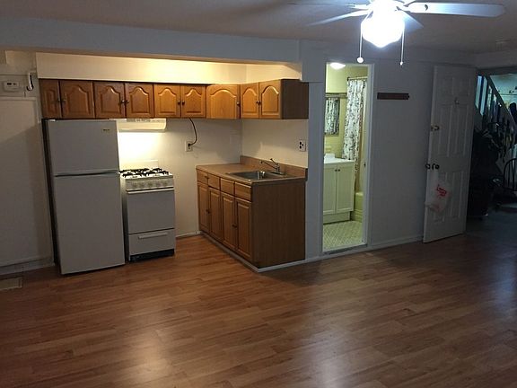 2nd image of 115 W 231st St #1