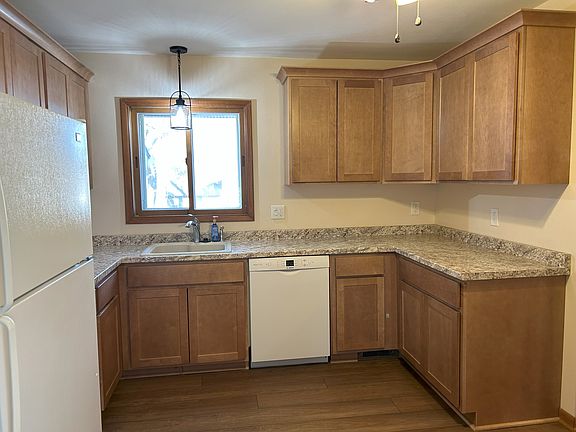 2nd image of 315 Crescent Dr
