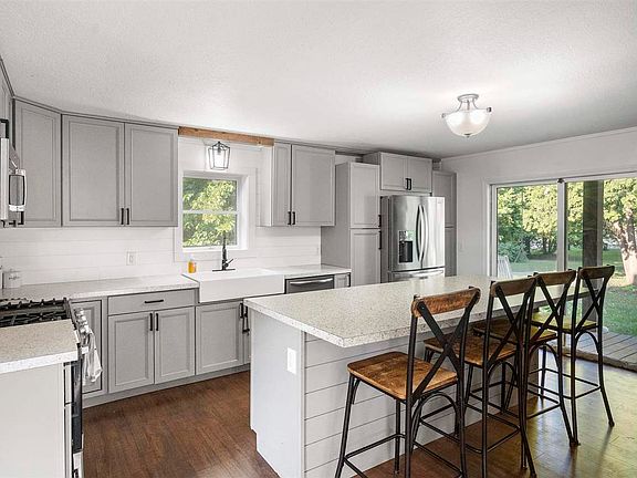 5th image of 7287 Spring St