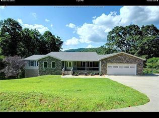 751 Old County Rd, Racine, WV 25165