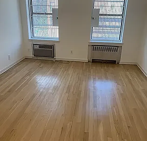 220 1st Ave #3 — Photo 3