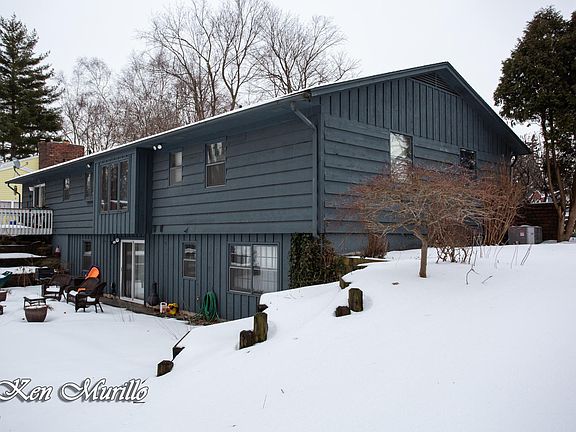 3rd image of 1393 Maplehollow St SE