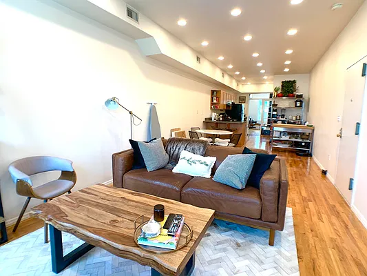 Rented by R New York | media 1