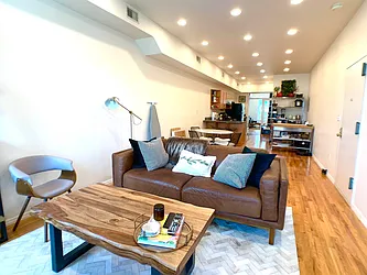 Rented by R New York