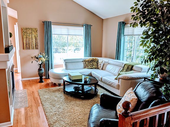 2nd image of 1057 Savoy Ct