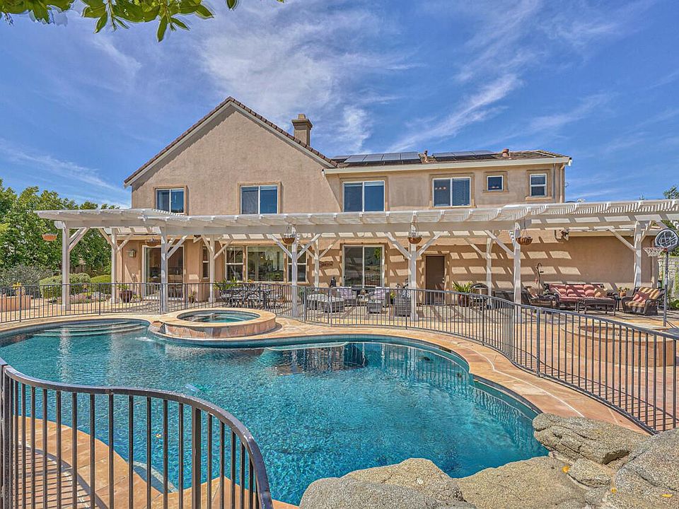 423 Calle San Antonio, San Juan Bautista, CA 95045 Zillow