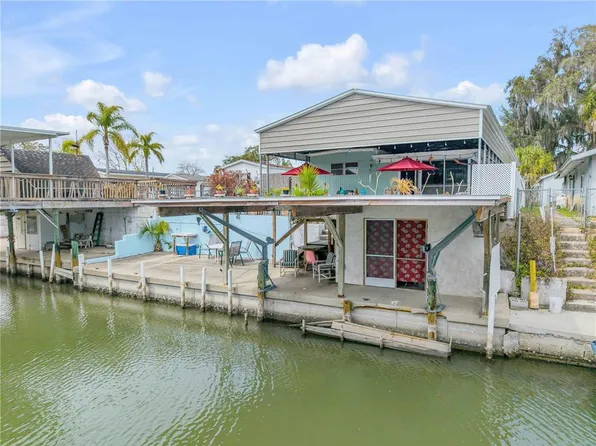 201 Gary Ave, Oak Hill, FL 32759