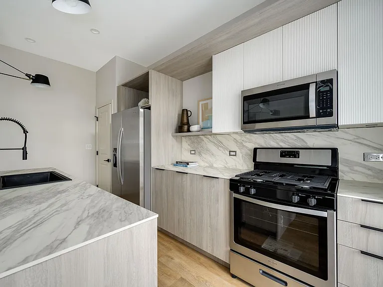 The Olson Apartments — Photo 38
