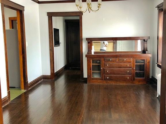 5th image of 5904 W Berteau Ave #2W