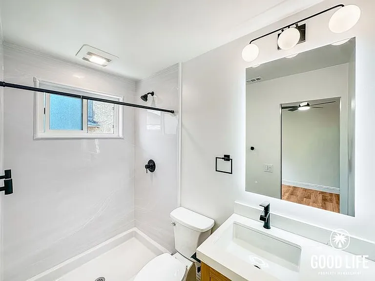 729-731 Reef Dr — Photo 15