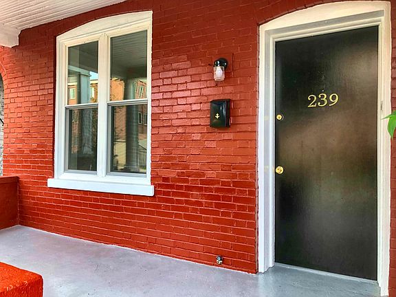 239 GREEN FRONT PORCH