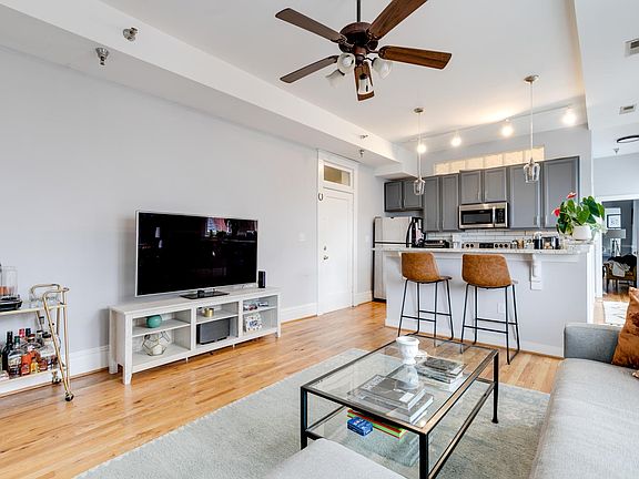 4th image of 1301 Porter St APT 301