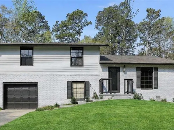 8977 Dorsey Rd, Riverdale, GA 30274