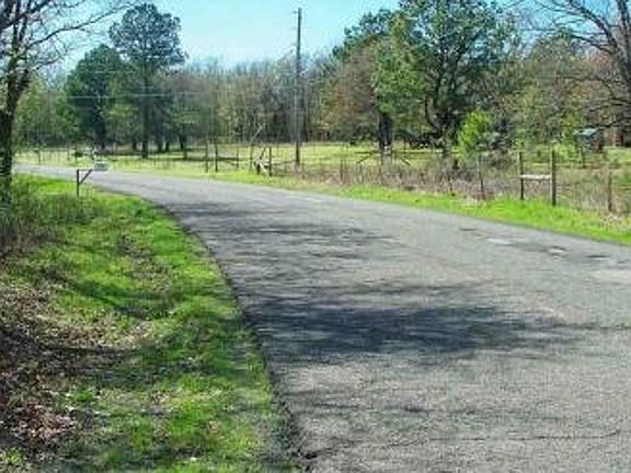 Exterior Neighborhood (street photo)