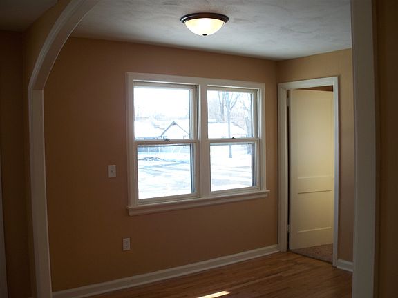 5th image of 2745 Cannon St