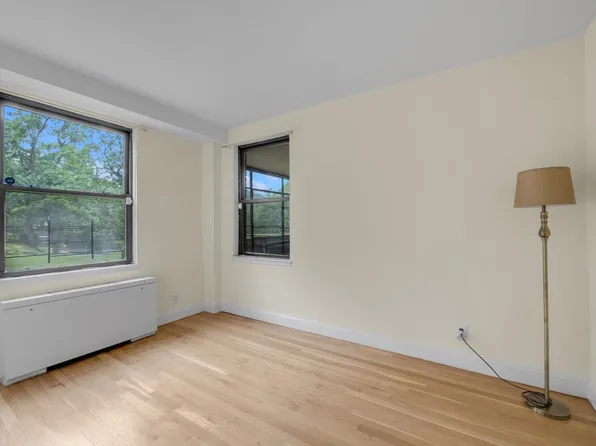 4705 Henry Hudson Parkway image 13 of 23