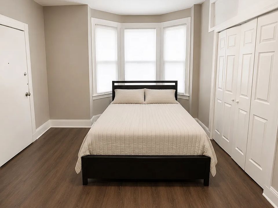 2nd image of 308 7th Ave W #1