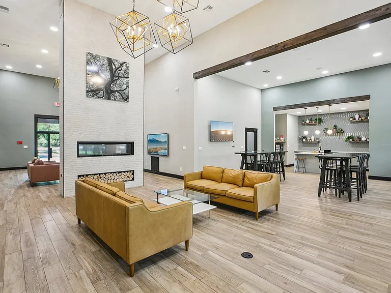 Ventana Oaks Apartments — Photo 6