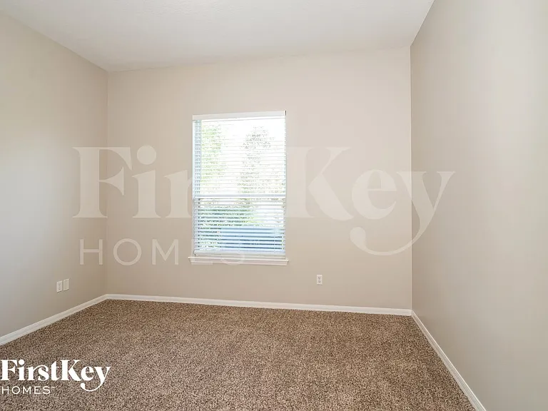 581 Longmill Ln — Photo 12
