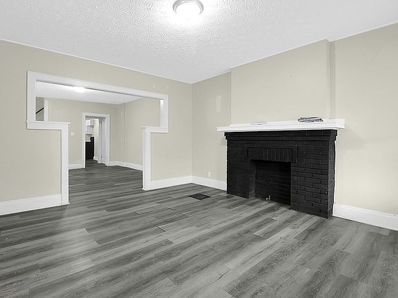 2nd image of 162-164 Columbian Ave #162