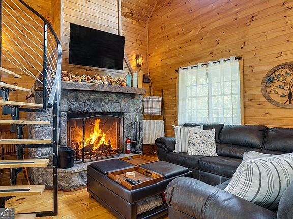 5th image of 106 Brookwood Ln