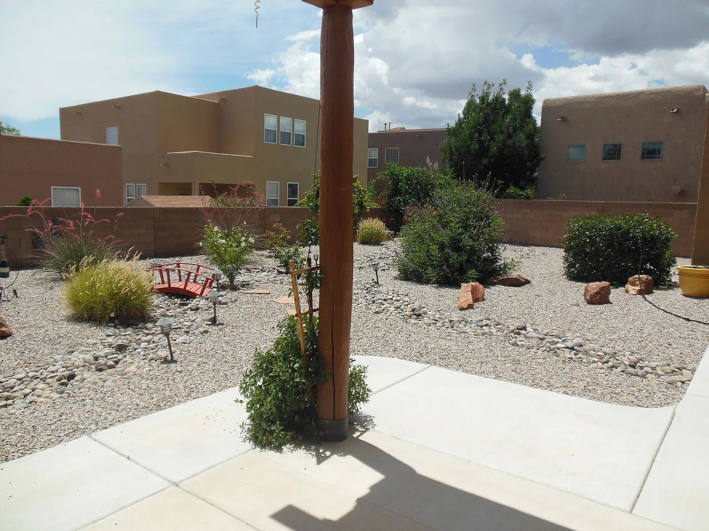 1640 Arbolera Loop SE — Photo 2