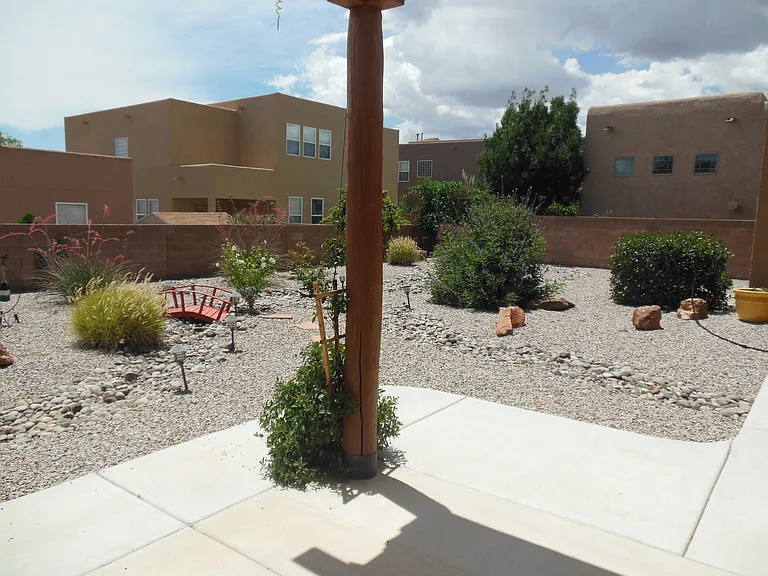 1640 Arbolera Loop SE — Photo 2