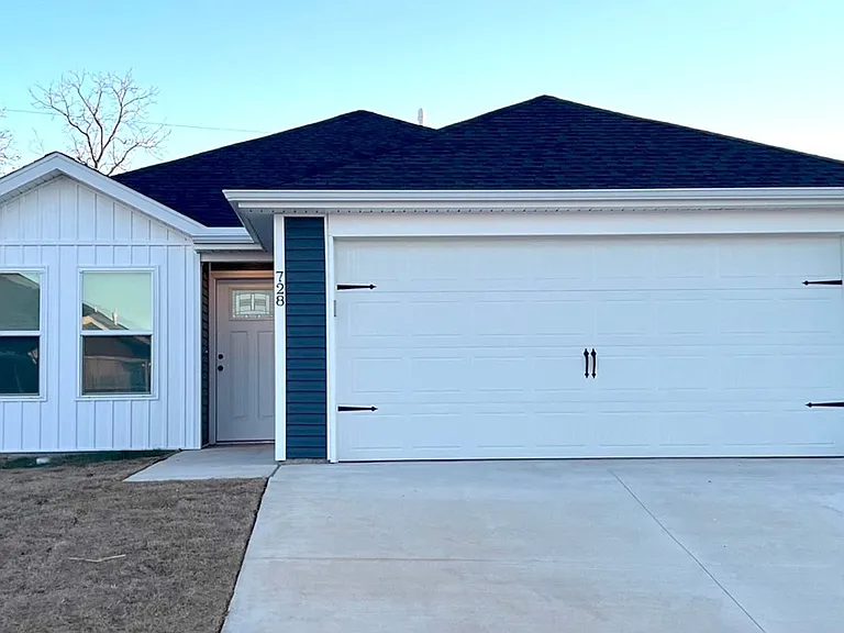 728 Short Leaf Ln — Photo 2