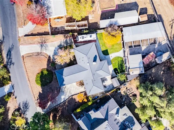 1142 Waverly Heights Dr, Thousand Oaks, CA 91360