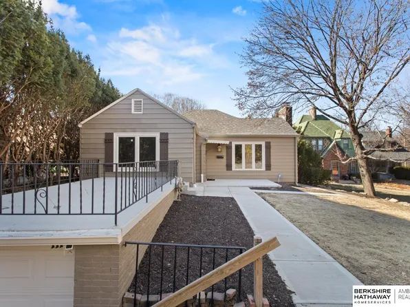 1110 Turner Blvd, Omaha, NE 68105