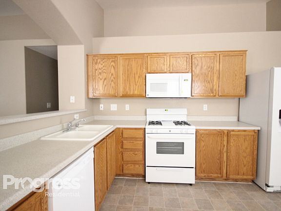 3rd image of 6433 Corrie Canyon St