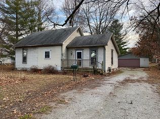 205 E Washington St, Le Roy, IL 61752