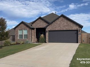 436 W Snow Bnd, Farmington, AR 72730