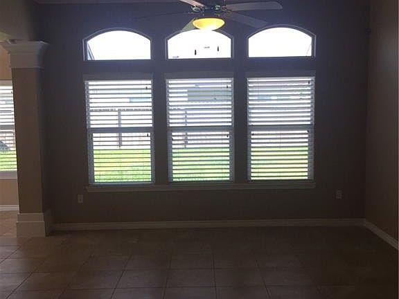 3rd image of 2913 Alta Gigonella St