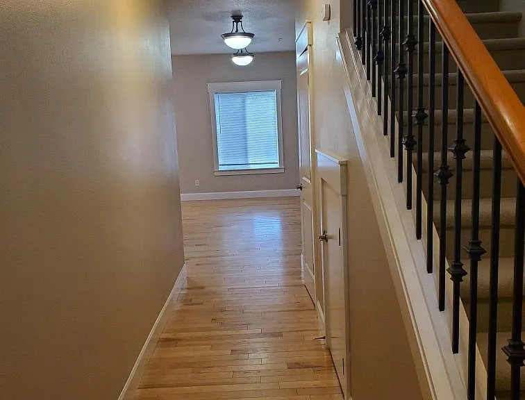 211 Silver St — Photo 5