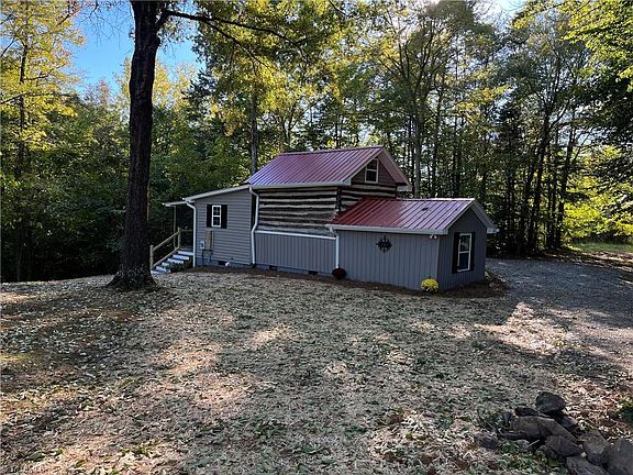 2nd image of 151 Twelve Oaks Trl