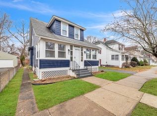 77 Daviston St, Springfield, MA 01108