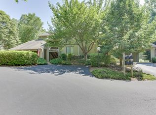 117 Mariners Point Ln, Hartfield, VA 23071