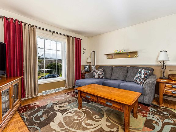 3rd image of 2599 Marywood Dr