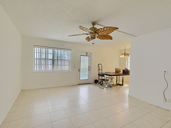 5th image of 60 Farnham C