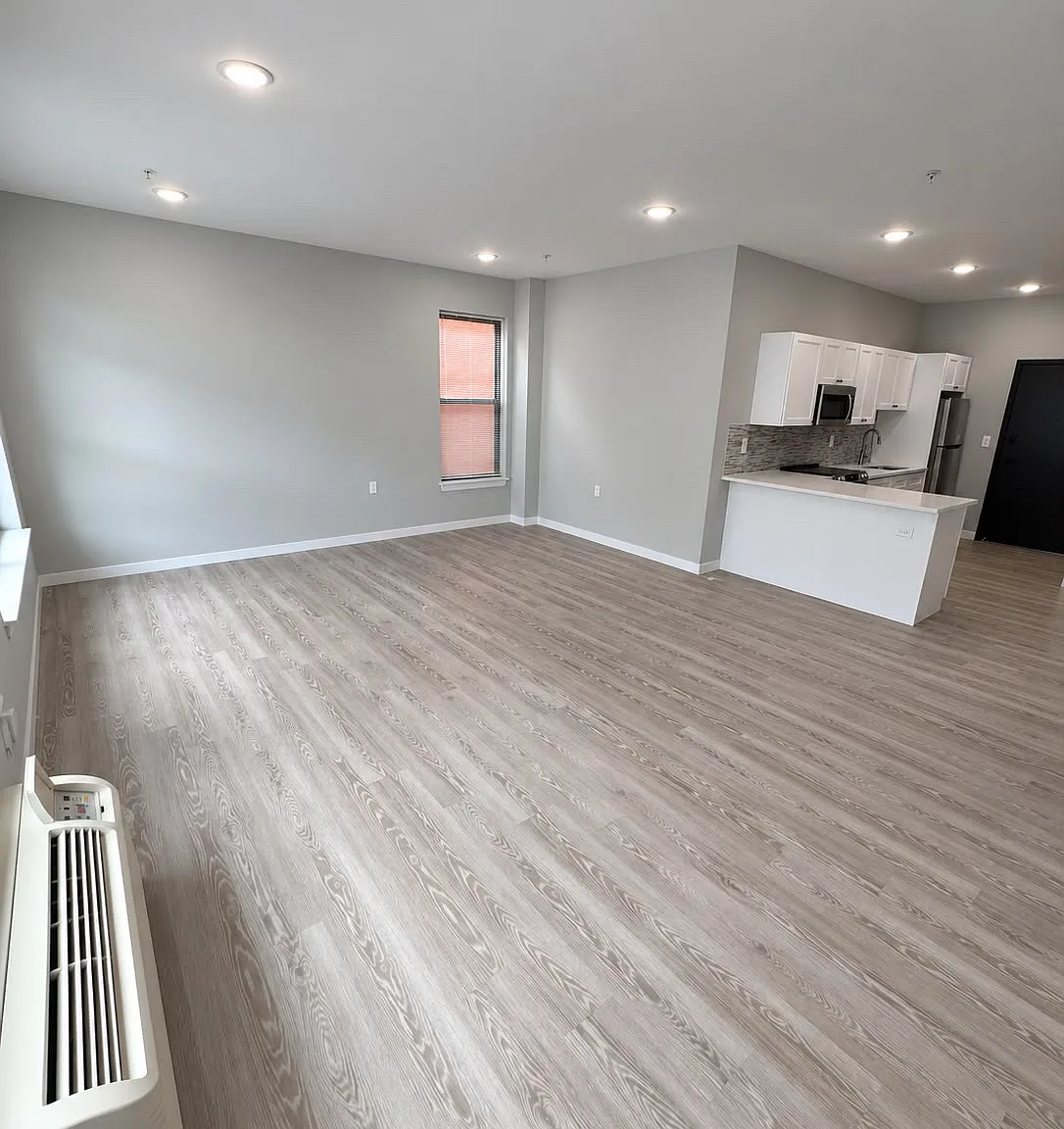 1 bed, $1,818 — Photo 2