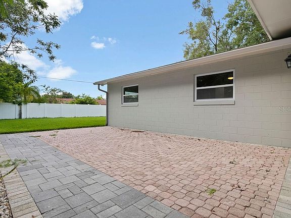 5th image of 2845 Aloma Ave