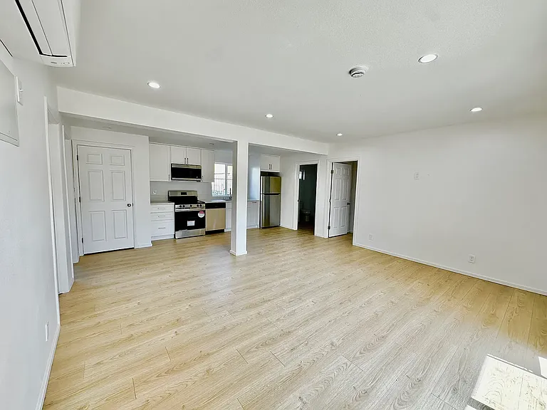 3119 W 109th St #B34 — Photo 3