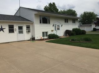 830 S Olive St, Geneseo, IL 61254