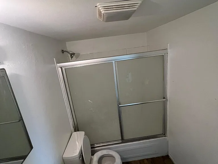 6011 Vine St #2 — Photo 2