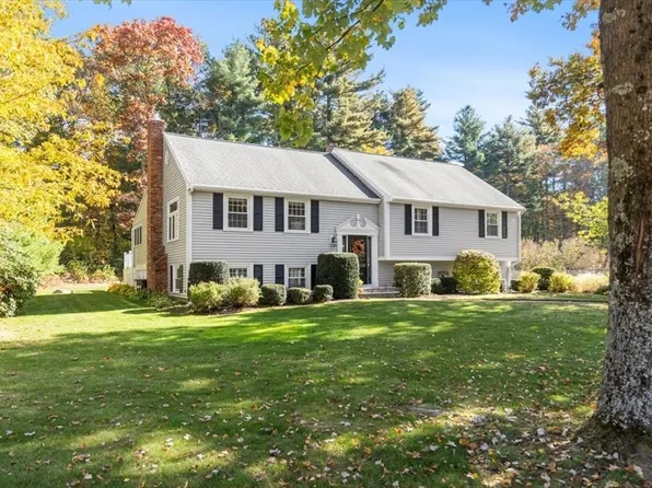 22 Studley Ln, Hanover, MA 02339